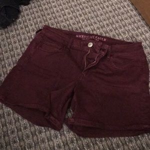 american eagle maroon shorts